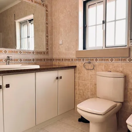 Casa 33 - Idyllisches Reihenhaus Mit Innenhof * São Martinho do Porto