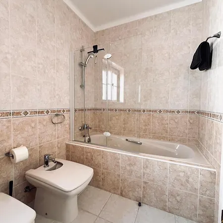 Casa 33 - Idyllisches Reihenhaus Mit Innenhof Сasa de vacaciones São Martinho do Porto